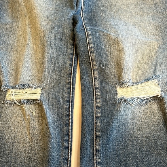 Kancan High Rise Distressed 5 Button Closure Whiskered Denim Jeans. Size 15/31 - Picture 6 of 14